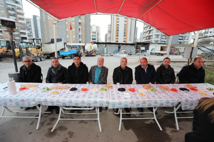 Bakan Tarhan, personeli ile kahvaltda bulutu...