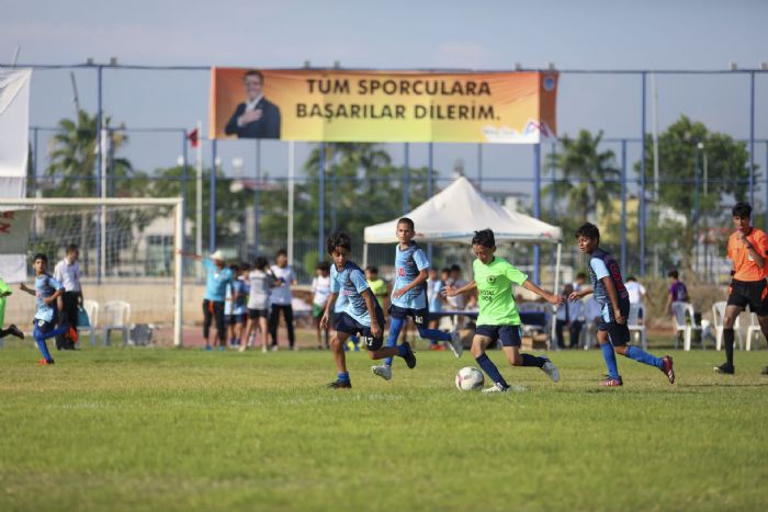 MERSN BYKEHRN OCUK FUTBOL TURNUVALARI BALADI...