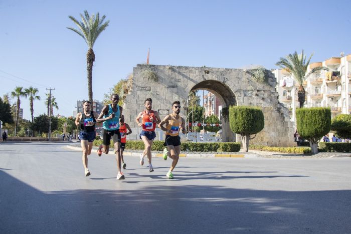 15. ULUSLARARASI TARSUS YARI MARATONU 22 EKMDE KOULACAK...