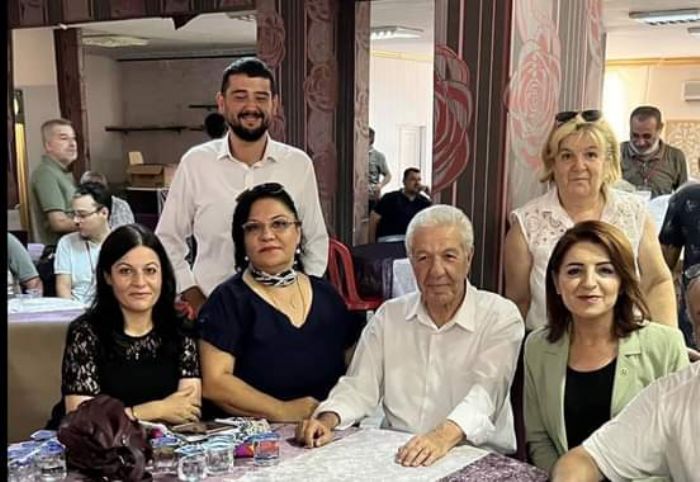 A. Galip zkan, CHP kurultaydan glenerek kacaktr