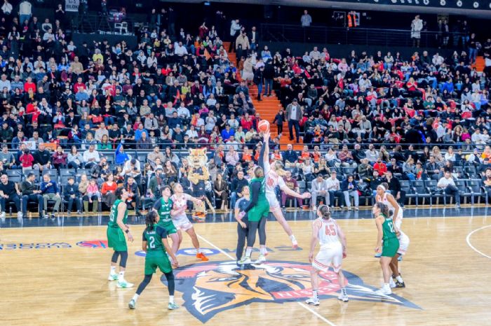 BA�KAN SE�ER’DEN, YARI F�NAL YOLUNDAK� �BK�YA DESTEK...  