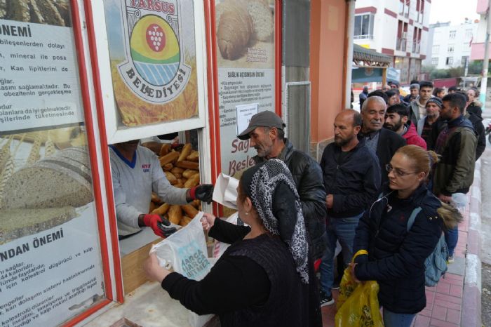 TARSUSLAR RAMAZANITRKYENN EN UCUZ EKMEYLE KARILADI...