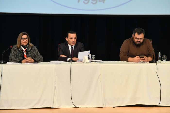 Bakan zyiit,Neye mal olursa olsun btn kaak binalarn yklacann hem szn veriyorum hem t