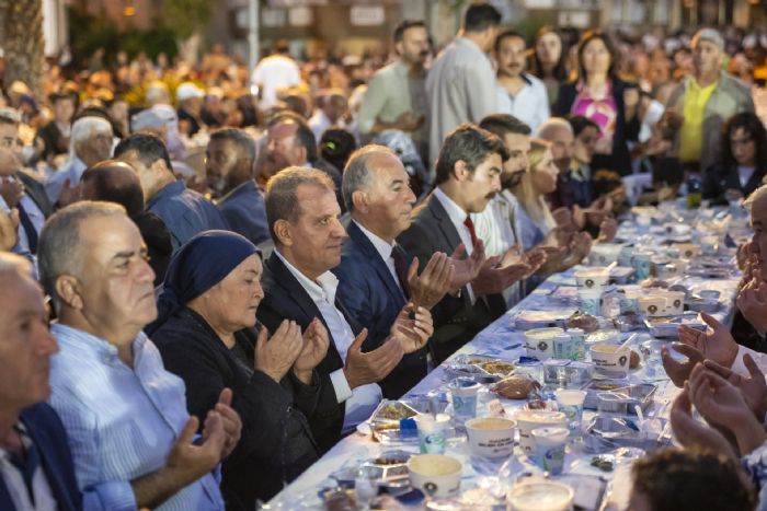 BAKAN SEER, ANAMUR HALKIYLA BRLKTE FTAR YAPTI...