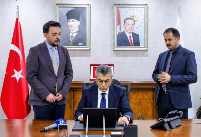 VAL� TOROS, �YILIN KARELERݔ OYLAMASINDA TERC�H YAPTI...