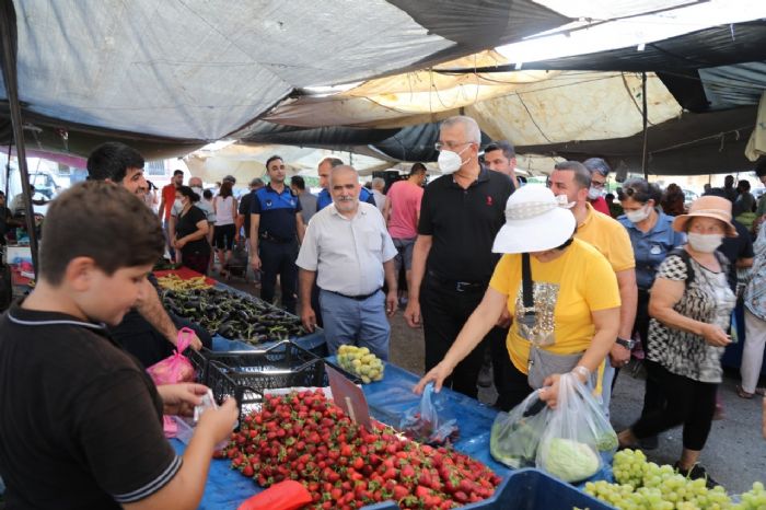 Bakan Tarhan Semt Pazarn Gezdi...
