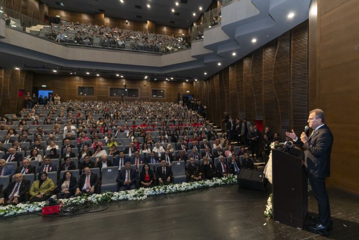 BAKAN SEER, RETMENLER GN KUTLAMA PROGRAMINA KATILDI...