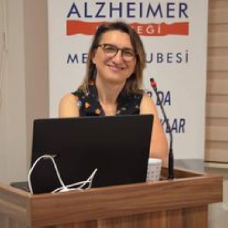 Mersin Alzheimer Derneinde kampa hazrl