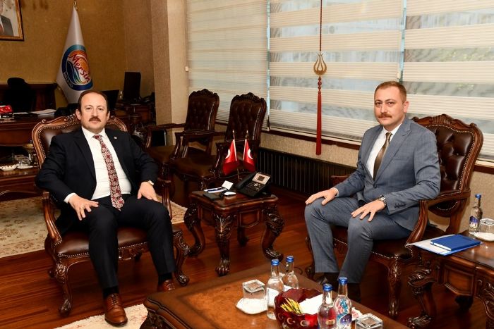 Hseyin Gl, Vali Ali Hamza Pehlivan makamnda ziyaret etti...
