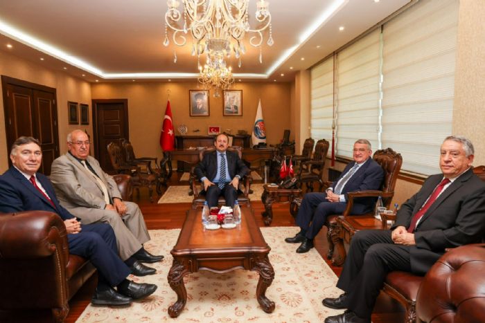 Abdullah zdemirden Vali Pehlivana ziyaret... 