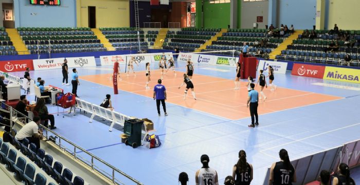TOROSLAR�IN KADIN VOLEYBOL TAKIMI�GAL�P...