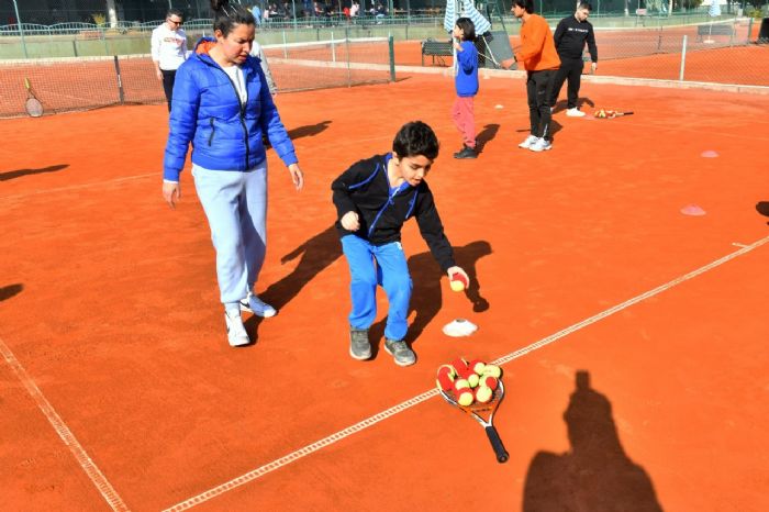 Yeniehir Belediyesi zel ocuklar yalnz brakmyor...