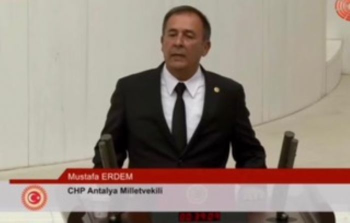 CHP ANTALYA MLLETVEKL MUSTAFA ERDEM; OY VERRKEN BU MANZARA KMSENN AKLINDAN IKMASIN!