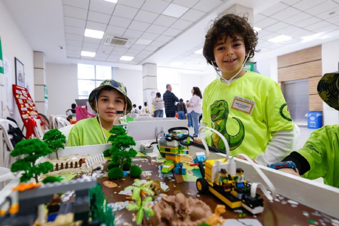 Minik Bilim Kahramanlar� Yeni�ehir�de Bulu�tu...