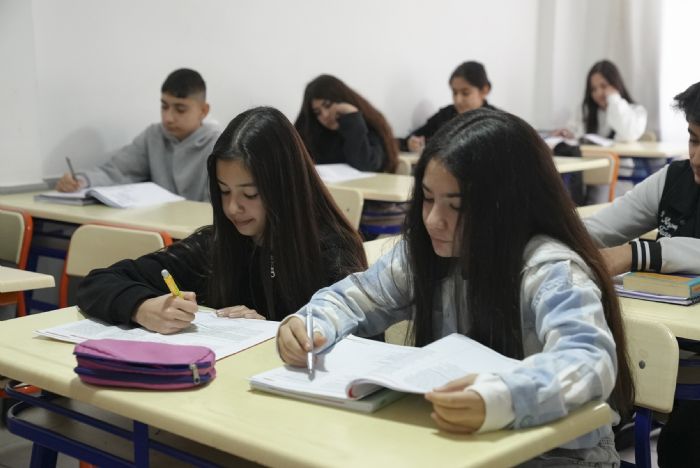 MERS�N B�Y�K�EH�R’DEN  SINAVA HAZIRLANAN ��RENC�LERE  DESTEK...