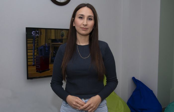 MERSN BYKEHR, DEPREMZEDELERE PSKOLOJK LK YARDIMDA BULUNUYOR...