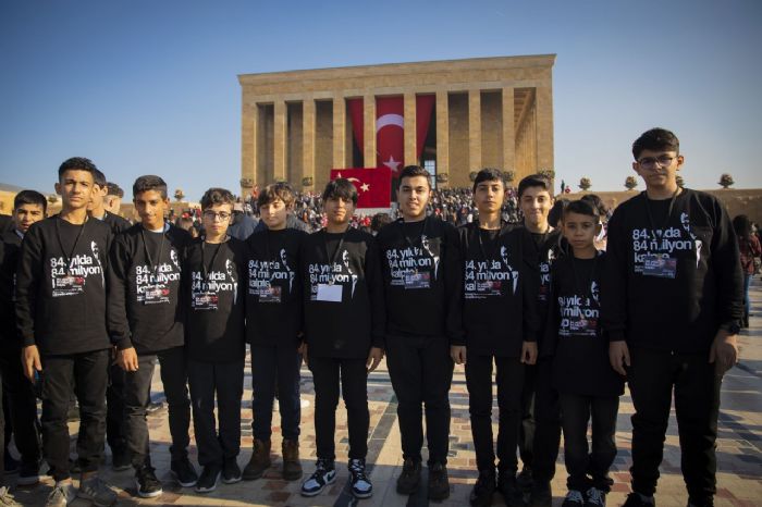 ATANIN HUZURUNA LK KEZ IKMANIN HEYECANINI YAADILAR...