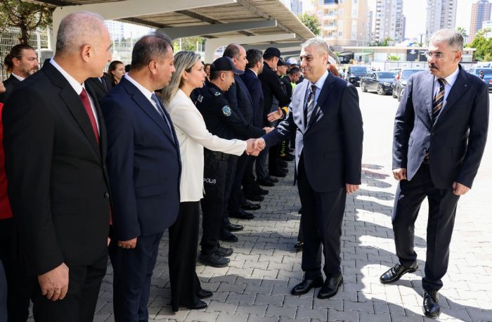 Vali Torostan l Emniyet Mdrlne bayram ziyareti...