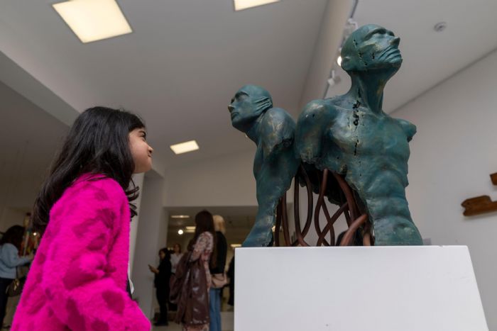 Yeni�ehir�de sergiye ilgi...