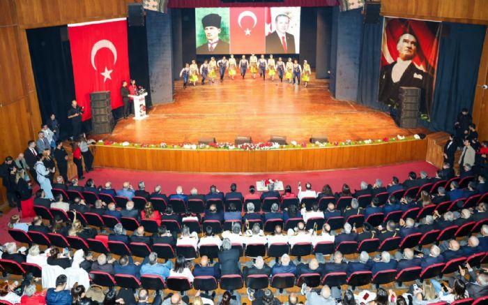 MERS�N�DE CUMHUR�YET CO�KUSU...