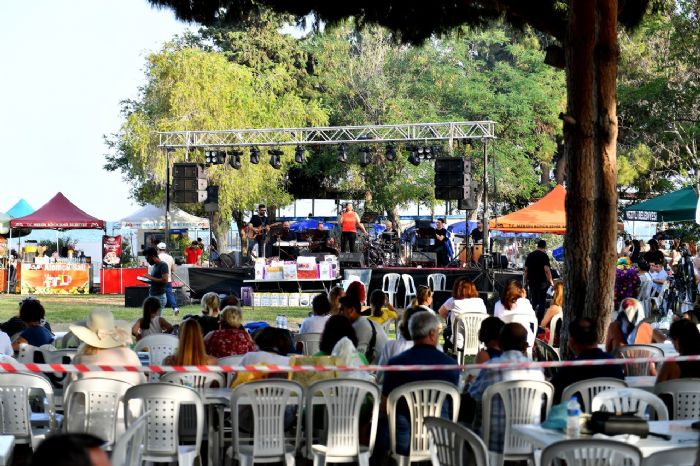 MERSN BYKEHR KENT ORKESTRASINDAN  YAZA MERHABA KONSER...