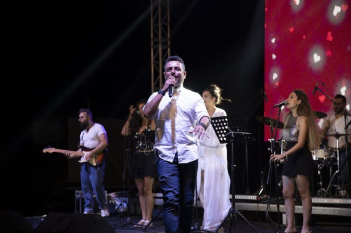 MERSN BYKEHRN YAZ DOSTUM KONSERLER LE YAZ AKAMLARI DOLU DOLU GEYOR...
