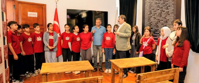 BAKAN YILDIZ, RENCLERLE KUVAY MLLYE KARARGHINDA BULUTU...