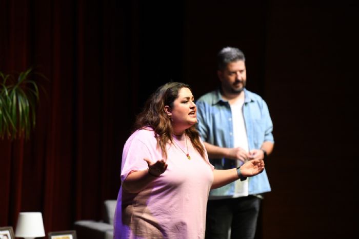 Yeniehir Belediyesi vatandalar tiyatro ile buluturmaya devam ediyor...